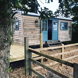  Lodge Skylark Shepherds Hut